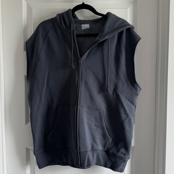 TNA Boyfriend Sleeveless Hoodie - Picture 1 of 3